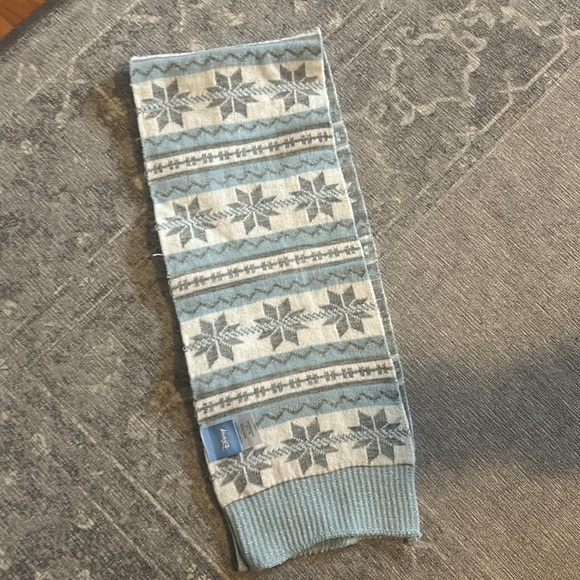 Frozen Beanie, Scarf and mittens Set - Picture 9 of 15